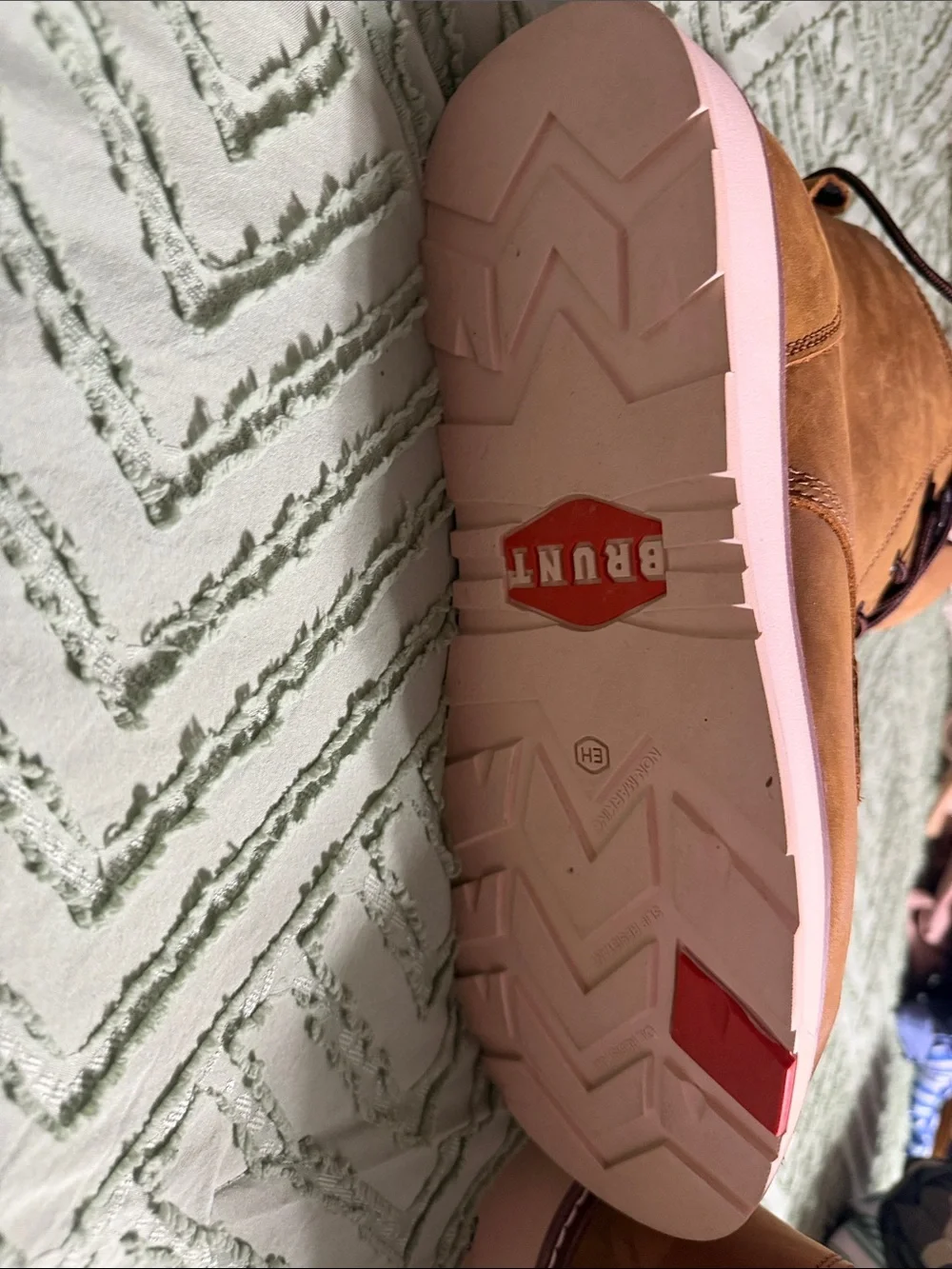 Brunt tan leather